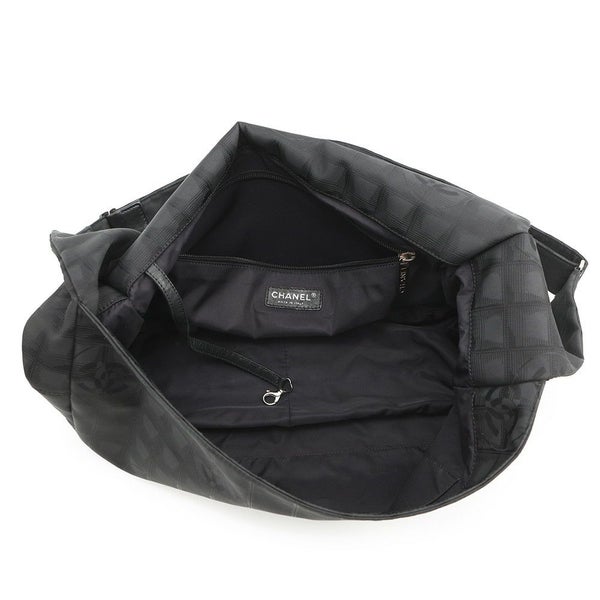 シャネル ショルダーバッグ ニュートラベルライン メッセンジャーバッグ ナイロン CHANEL 黒