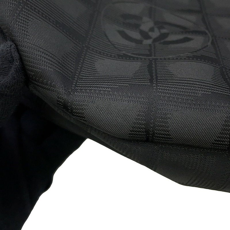 シャネル ショルダーバッグ ニュートラベルライン メッセンジャーバッグ ナイロン CHANEL 黒