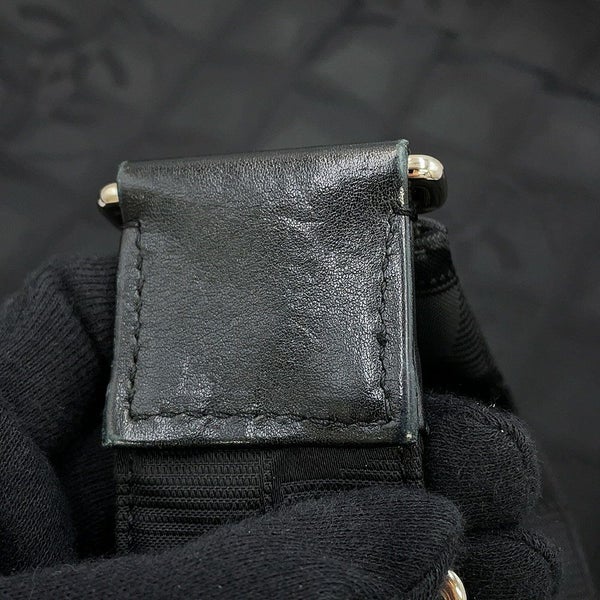 シャネル ショルダーバッグ ニュートラベルライン メッセンジャーバッグ ナイロン CHANEL 黒