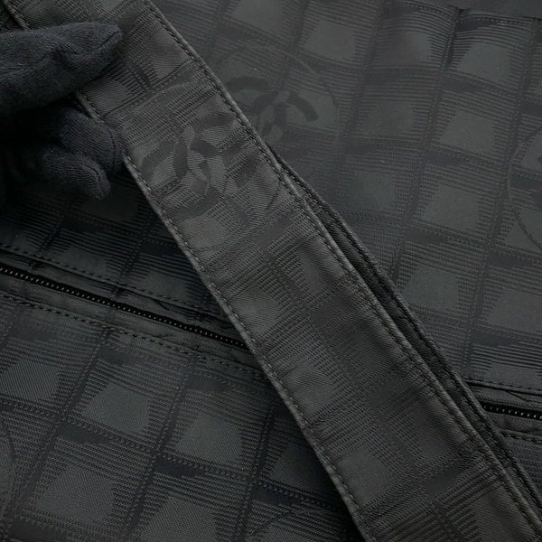 シャネル ショルダーバッグ ニュートラベルライン メッセンジャーバッグ ナイロン CHANEL 黒