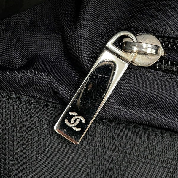 シャネル ショルダーバッグ ニュートラベルライン メッセンジャーバッグ ナイロン CHANEL 黒