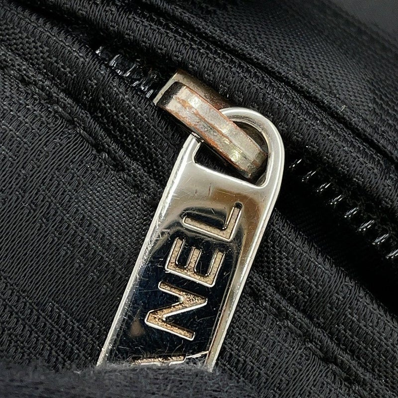 シャネル ショルダーバッグ ニュートラベルライン メッセンジャーバッグ ナイロン CHANEL 黒