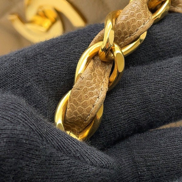 シャネル チェーンショルダーバッグ デカココ ココマーク マトラッセ キャビアスキン CHANEL