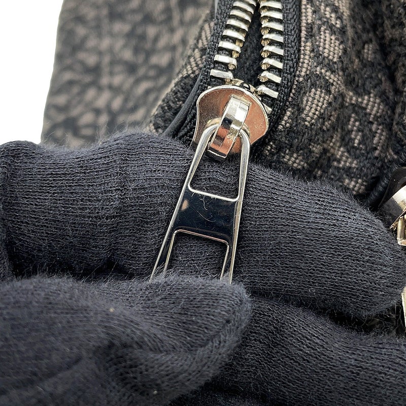 ロエベ ショルダーバッグ リピートアナグラム カメラバッグ ミニ ポシェット キャンバス B604Z80X01 LOEWE 黒