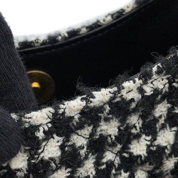 シャネル チェーンショルダーバッグ マトラッセ ココマーク ホーボーバッグ ツイード AS4322 CHANEL 2way 黒 白