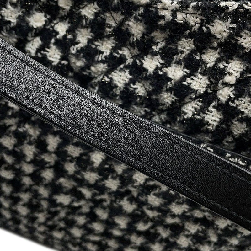 シャネル チェーンショルダーバッグ マトラッセ ココマーク ホーボーバッグ ツイード AS4322 CHANEL 2way 黒 白