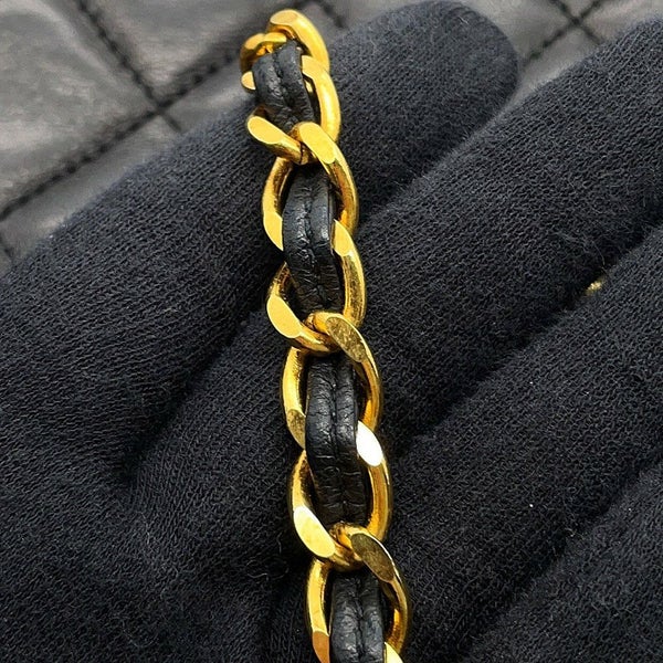 シャネル チェーンショルダーバッグ ココマーク マトラッセ フリンジ ラムスキン CHANEL 黒