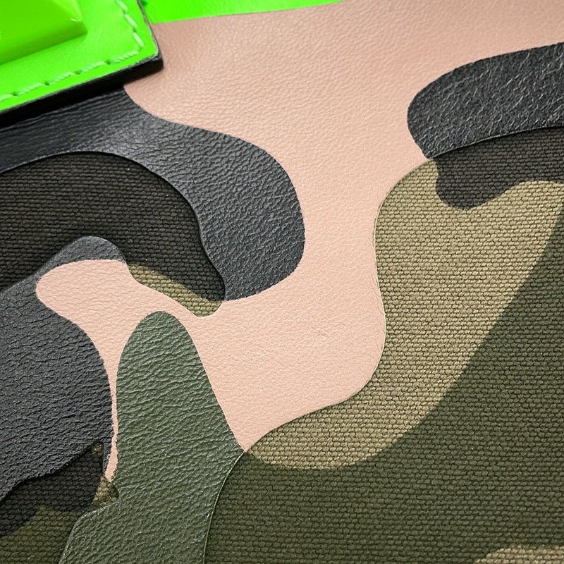 ヴァレンティノ・ガラヴァーニ チェーンショルダーバッグ グラムロック カモフラージュ キャンバス レザー VALENTINO