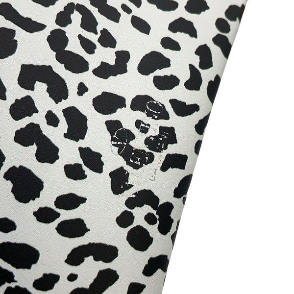 ヴァレンティノ・ガラヴァーニ スマホケース VLTNロゴ レオパード レザー WY0P0T13MHK VALENTINO 黒 白