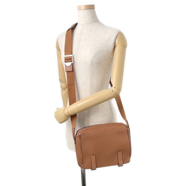 ロエベ ショルダーバッグ ミリタリー メッセンジャーXS レザー 317.12AA72 LOEWE ブラウン