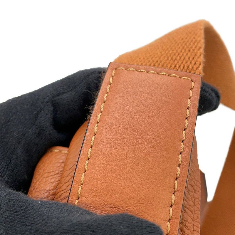 ロエベ ショルダーバッグ ミリタリー メッセンジャーXS レザー 317.12AA72 LOEWE ブラウン