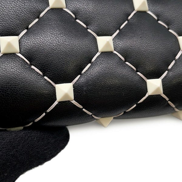 ヴァレンティノ・ガラヴァーニ 長財布 ロックスタッズ ラウンドジップ レザー VALENTINO 財布 黒