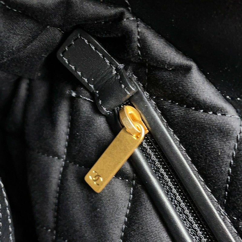 シャネル ハンドバッグ CHANEL 22 マトラッセ スモール シャイニー カーフスキン AS3260 ポーチ付き 黒