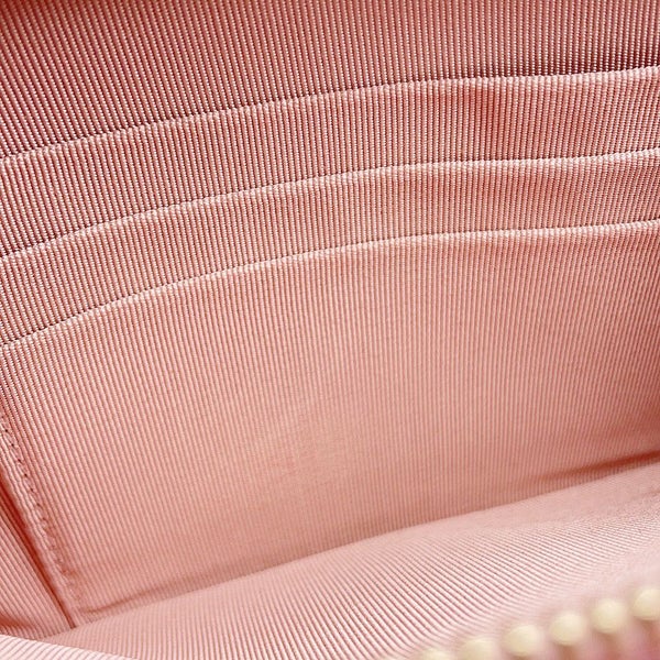 シャネル チェーンウォレット ココマーク マトラッセ キャビアスキン A82527 CHANEL ポシェット 財布