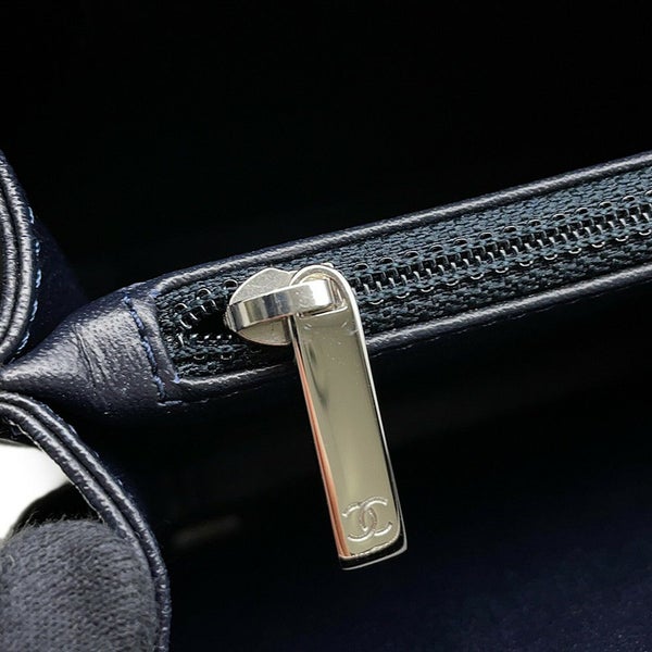 シャネル チェーンショルダーバッグ CCフィリグリー ボーダー バニティバッグ キャビアスキン A93343 CHANEL 白