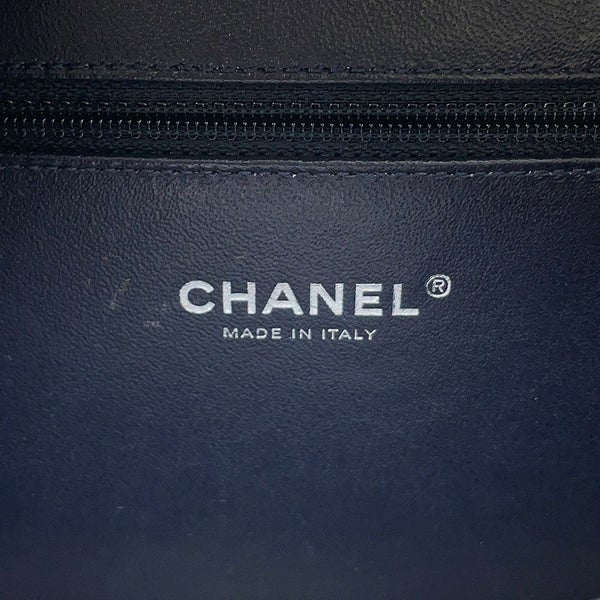 シャネル チェーンショルダーバッグ CCフィリグリー ボーダー バニティバッグ キャビアスキン A93343 CHANEL 白