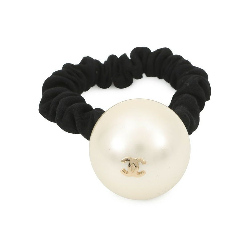 シャネル ヘアゴム ココマーク フェイクパール ロゴ シュシュ F22V CHANEL A63896 ヘアアクセサリー 黒