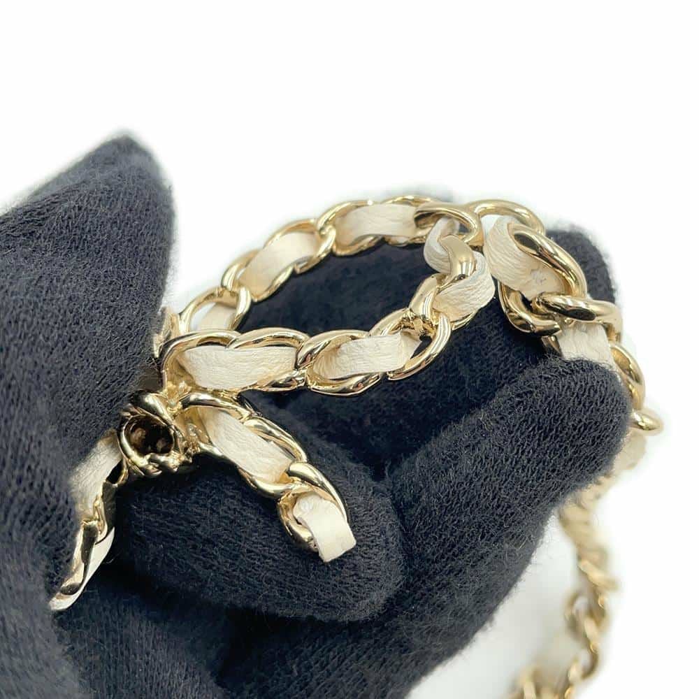 シャネル AP3352 白 ｷｬﾋﾞｱ G金具 ﾏﾄﾗｯｾ ﾘﾎﾞﾝﾁｪｰﾝ ﾍﾞﾙﾄﾐﾆﾎﾟｰﾁ シャネル ボディバッグ ココマーク マトラッセ リボンチェーン ベルト