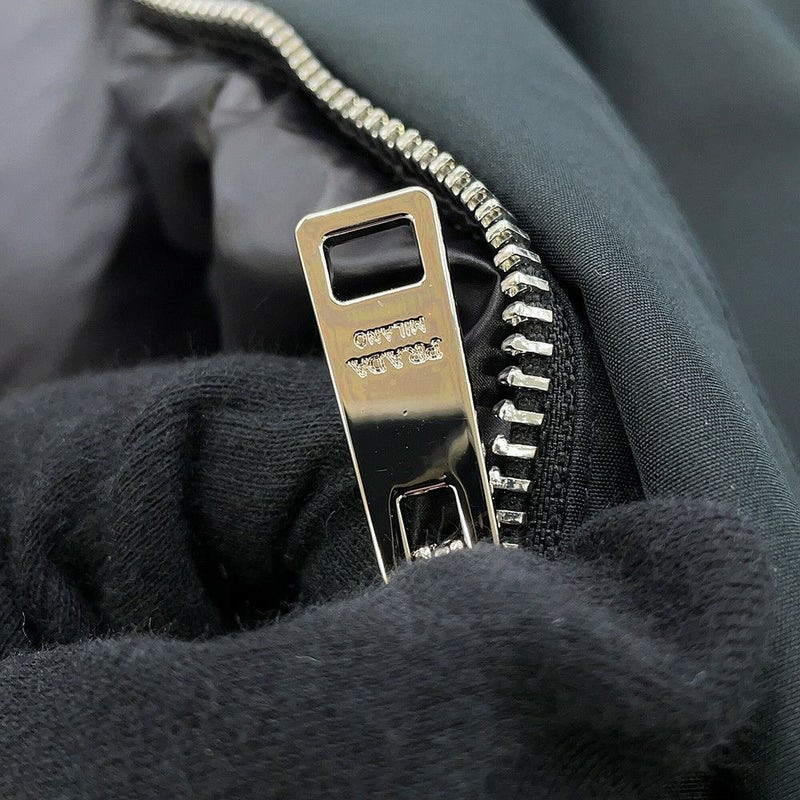 プラダ ダウンジャケット フード付 テクニカルファブリック メンズサイズM SGC689 PRADA アウター 黒