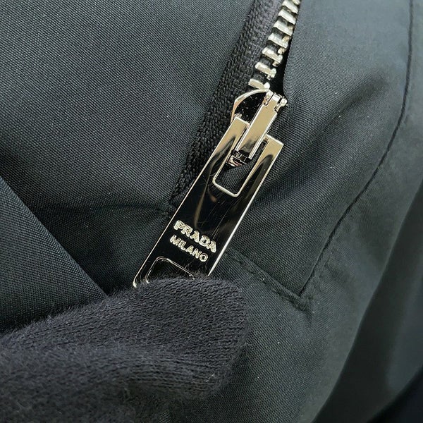 プラダ ダウンジャケット フード付 テクニカルファブリック メンズサイズM SGC689 PRADA アウター 黒