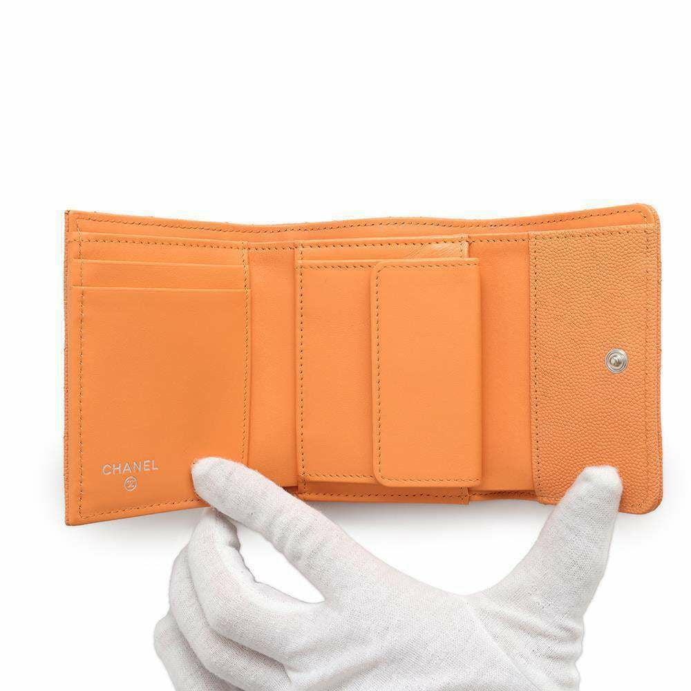 シャネル 三つ折り財布 マトラッセ ココマーク キャビアスキン AP3713