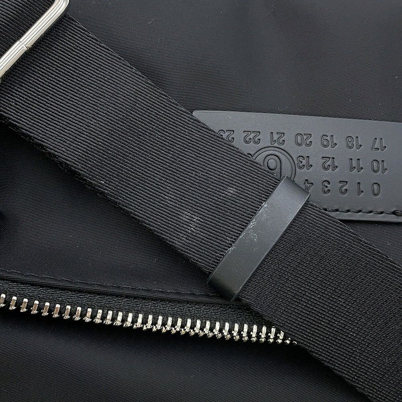 エムエムシックス メゾンマルジェラ ショルダーバッグ クロスボディバッグ ナイロン SB5WG0023 MM6 Maison Margiela 黒