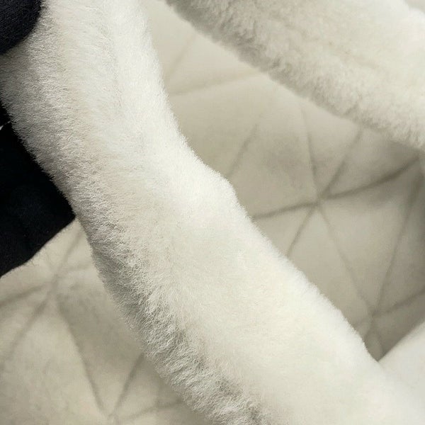 プラダ トートバッグ トライアングルロゴ ムートン 1BG130V PRADA ポーチ付き 白