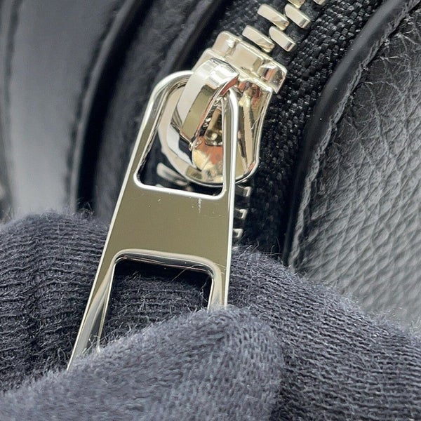 ロエベ ショルダーバッグ クロスボディ カメラバッグ ミニ ソフトグレインカーフレザー C660R41X01 LOEWE 黒