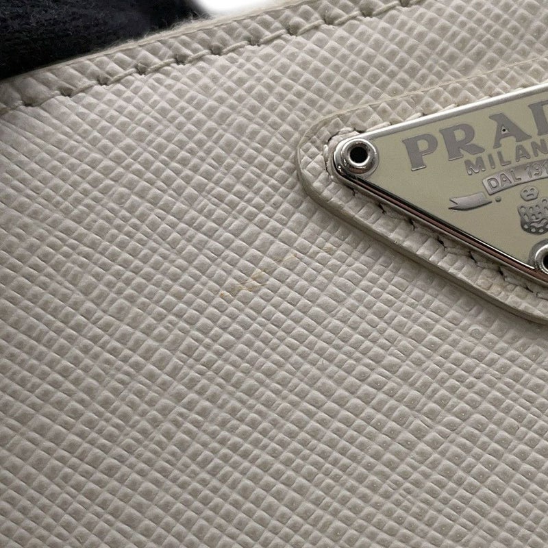 プラダ ポーチ ミニ トライアングルロゴ サフィアーノ 2TT105 PRADA ポシェット 白