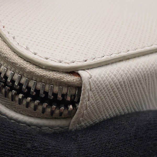 プラダ ポーチ ミニ トライアングルロゴ サフィアーノ 2TT105 PRADA ポシェット 白