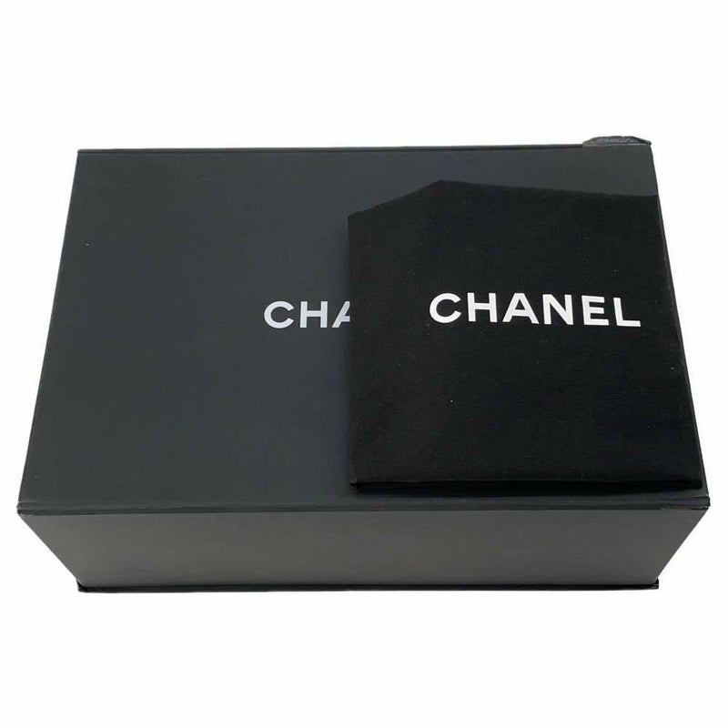 シャネル チェーンショルダーバッグ マトラッセ ココマーク ホーボー カーフスキン AS4323 CHANEL 白