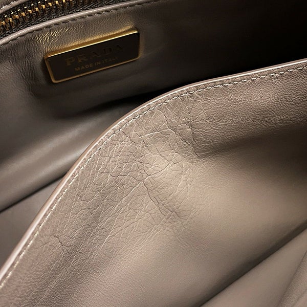 プラダ ショルダーバッグ エメ ミディアム レザー 1BC229 PRADA ワンショルダー 白