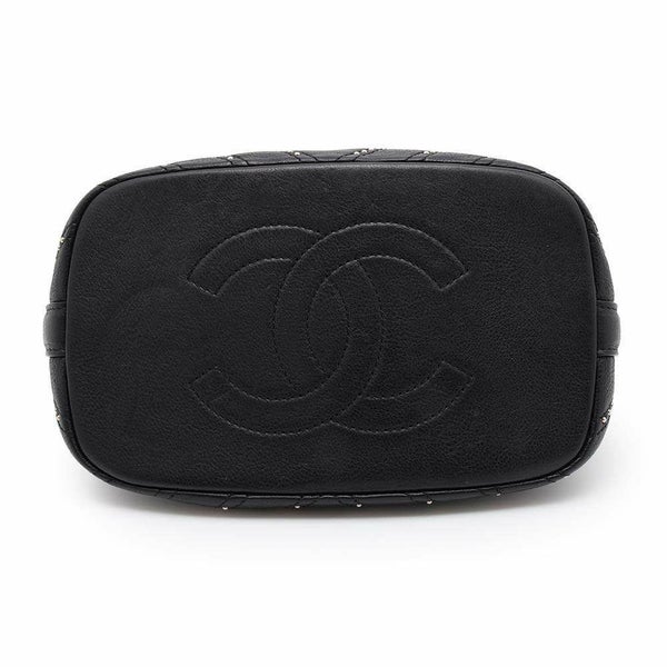 シャネル ハンドバッグ ココマーク シェブロン スタッズ 巾着 レザー CHANEL 2wayショルダーバッグ 黒