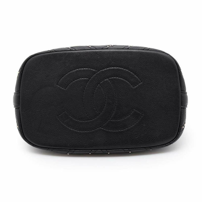 シャネル ハンドバッグ ココマーク シェブロン スタッズ 巾着 レザー CHANEL 2wayショルダーバッグ 黒