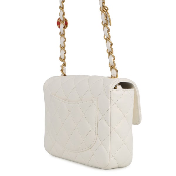 シャネル チェーンショルダーバッグ マトラッセ ココマーク メダル ラムスキン AS3738 CHANEL 白