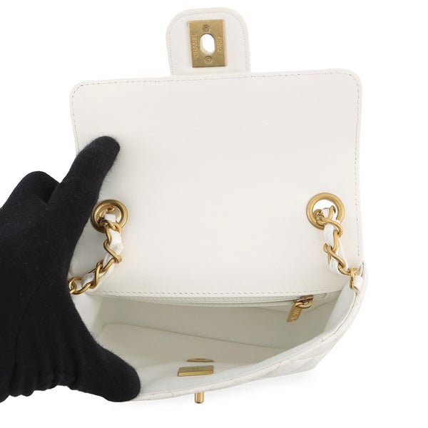 シャネル チェーンショルダーバッグ マトラッセ ココマーク メダル ラムスキン AS3738 CHANEL 白