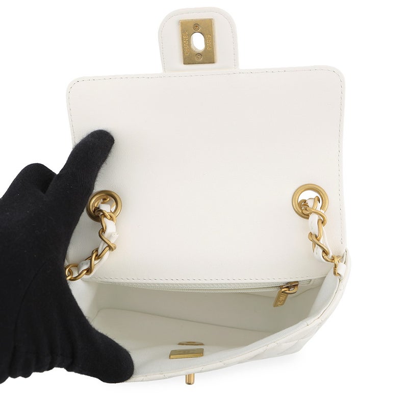 シャネル チェーンショルダーバッグ マトラッセ ココマーク メダル ラムスキン AS3738 CHANEL 白