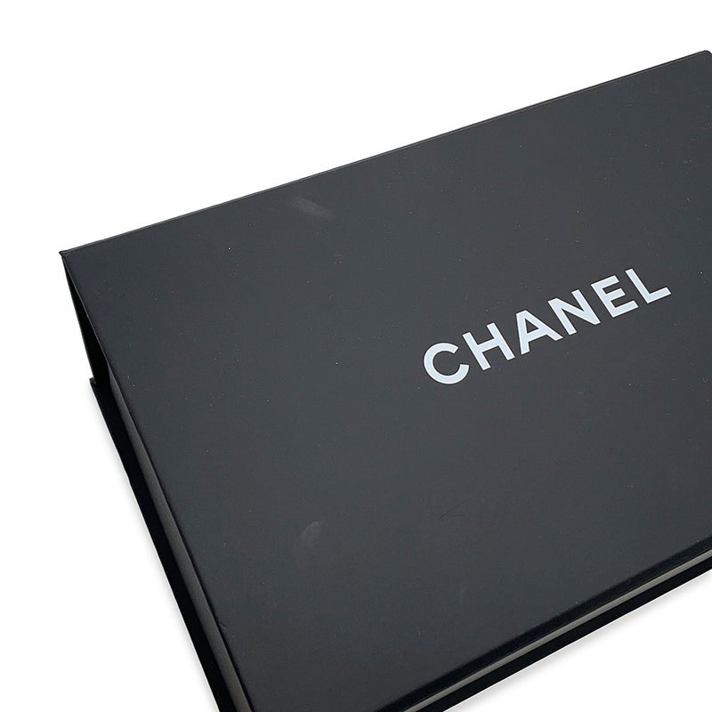 シャネル チェーンショルダーバッグ マトラッセ ココマーク メダル ラムスキン AS3738 CHANEL 白