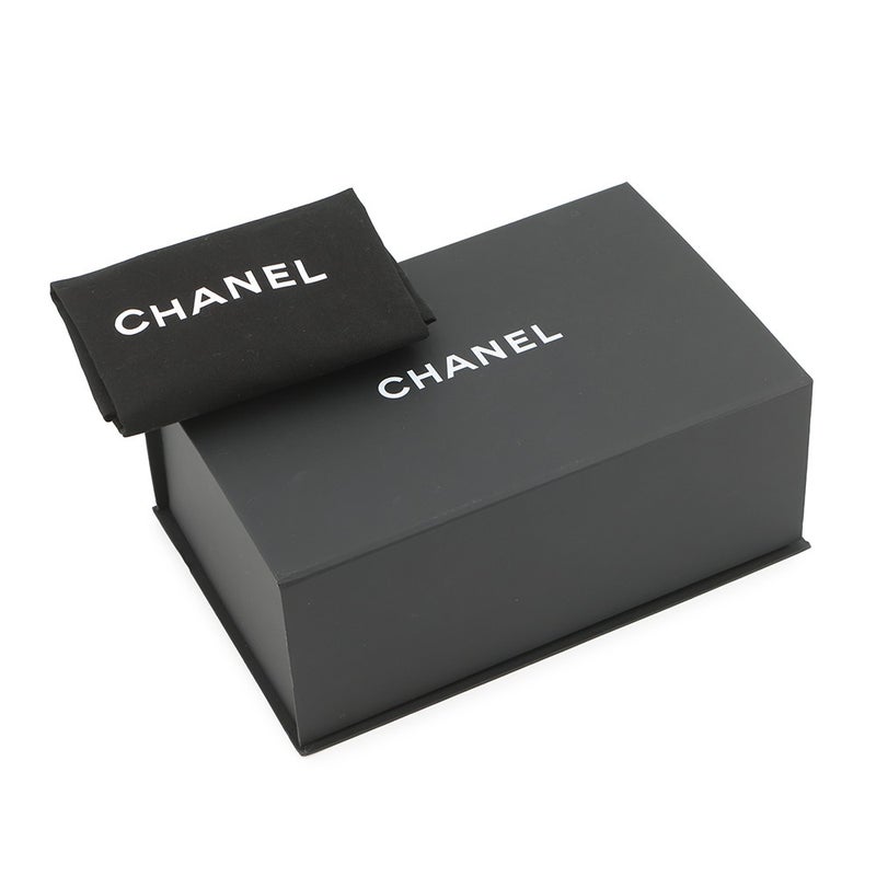 シャネル チェーンショルダーバッグ マトラッセ ココマーク メダル ラムスキン AS3738 CHANEL 白