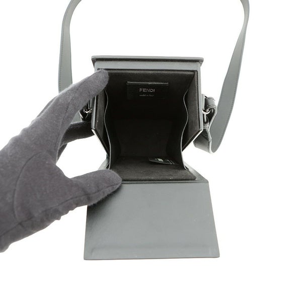 フェンディ ショルダーバッグ 縦型 ボックス レザー 7VA519 FENDI 黒