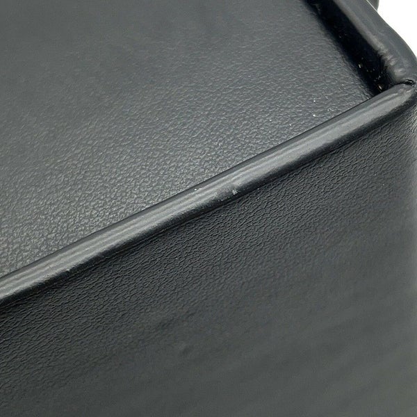 フェンディ ショルダーバッグ 縦型 ボックス レザー 7VA519 FENDI 黒