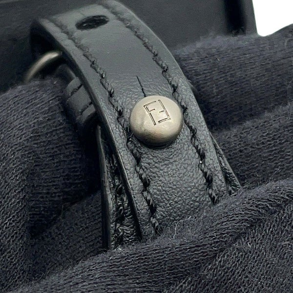 フェンディ ショルダーバッグ 縦型 ボックス レザー 7VA519 FENDI 黒