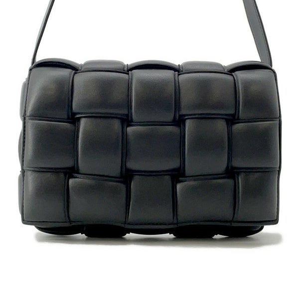 ボッテガヴェネタ ショルダーバッグ イントレチャート パデッド カセット ラムスキン 591970 BOTTEGA VENETA 黒