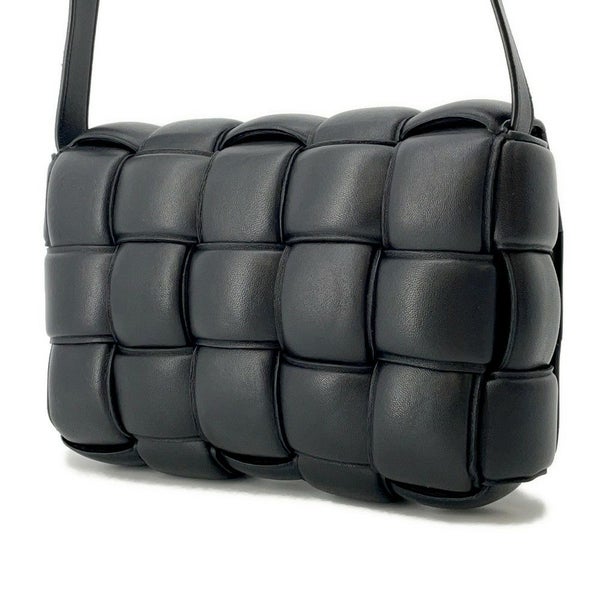 ボッテガヴェネタ ショルダーバッグ イントレチャート パデッド カセット ラムスキン 591970 BOTTEGA VENETA 黒