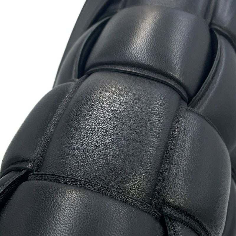 ボッテガヴェネタ ショルダーバッグ イントレチャート パデッド カセット ラムスキン 591970 BOTTEGA VENETA 黒
