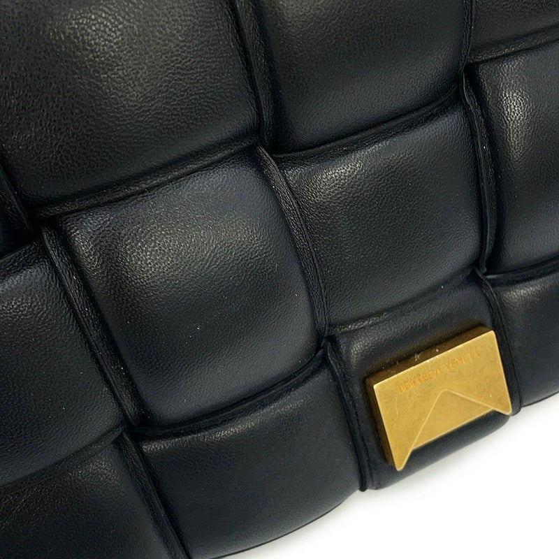 ボッテガヴェネタ ショルダーバッグ イントレチャート パデッド カセット ラムスキン 591970 BOTTEGA VENETA 黒