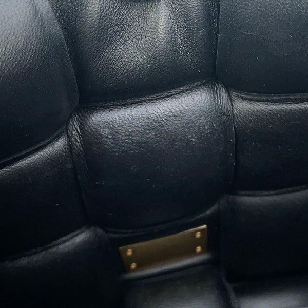 ボッテガヴェネタ ショルダーバッグ イントレチャート パデッド カセット ラムスキン 591970 BOTTEGA VENETA 黒