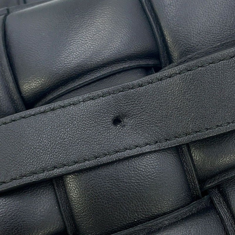 ボッテガヴェネタ ショルダーバッグ イントレチャート パデッド カセット ラムスキン 591970 BOTTEGA VENETA 黒