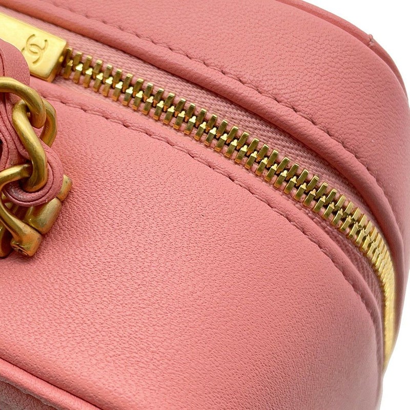 シャネル チェーンショルダーバッグ マトラッセ ココマーク バニティ トップハンドル ラムスキン AS3318 CHANEL バッグ