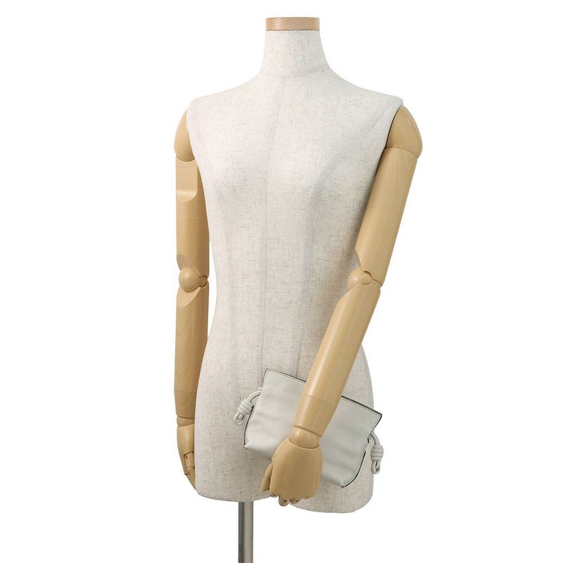 ロエベ チェーンショルダーバッグ フラメンコクラッチ ナノ A411FC6X01 2wayクラッチバッグ ミニバッグ 白